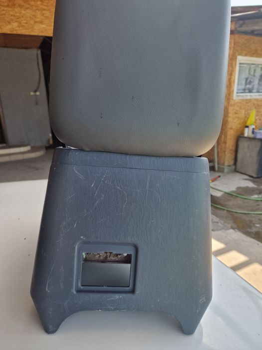 Подлокотник Прадо 95