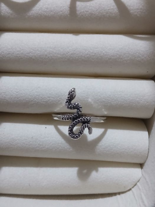 Дамски сребърен пръстен