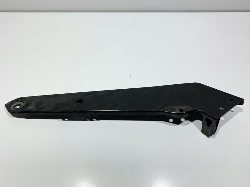 Suport trager / radiator stanga Volkswagen Passat B8 Break