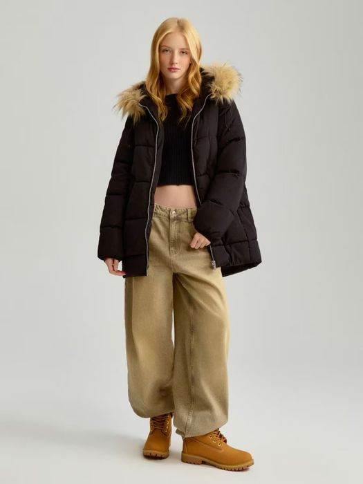 Капитонирано яке с качулка