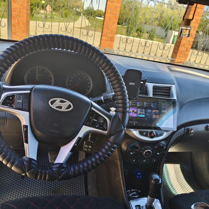 Hyundai accent 2014
