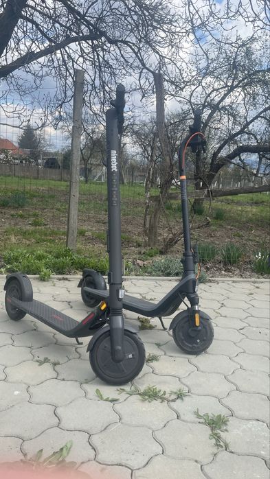 Vând doua trotinete ninebot