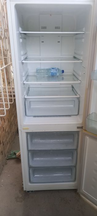 Продаю холодильник Samsung