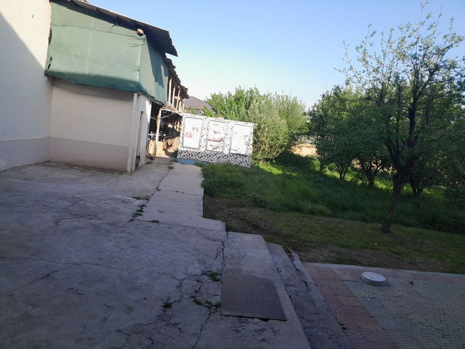 Uy sotiladi 8 sotix yarmyam sotladi