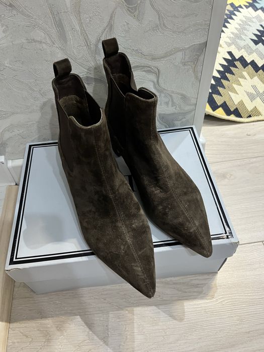 Продаю 2шт ботинки