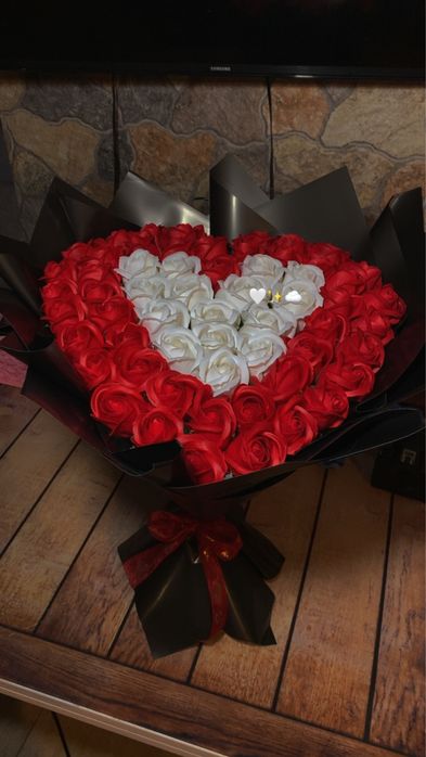 Buchet 51 trandafiri din sapun Inima