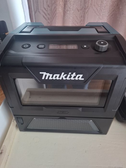 Makita 18 Makita xgt 40 v Milwaukee 12 v