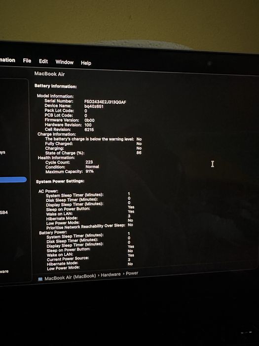Vand macbook m2 (nu trimit coletul, doar plata cash fata in fata)