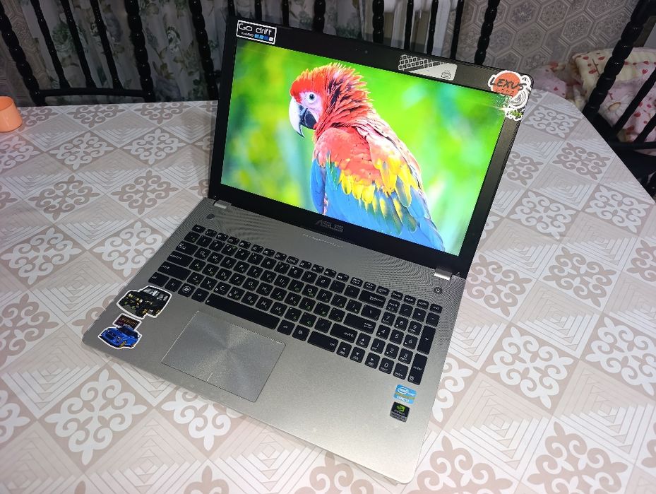 Продам ноутбук ASUS.
