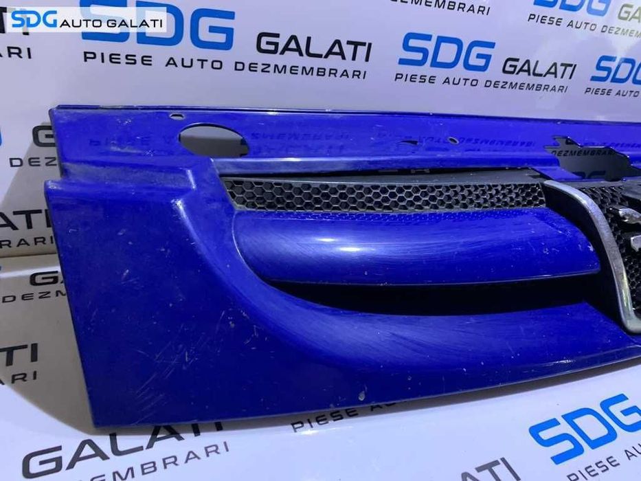 Grila cu Emblema Radiator Bara Spoiler Fata Peugeot Partner 2002 - 2008 Cod 9644758777 [V0123]