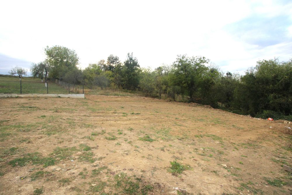 Къща с парцел в с. Камещица, общ. Габрово