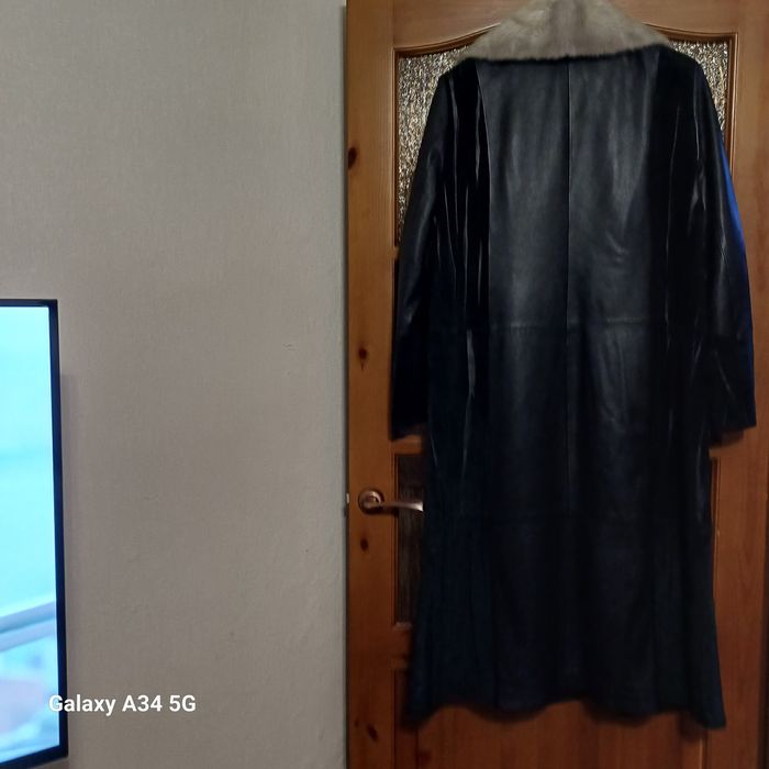 Продаётся женский кожаный плащ, производство  Турция,в отличном состоя