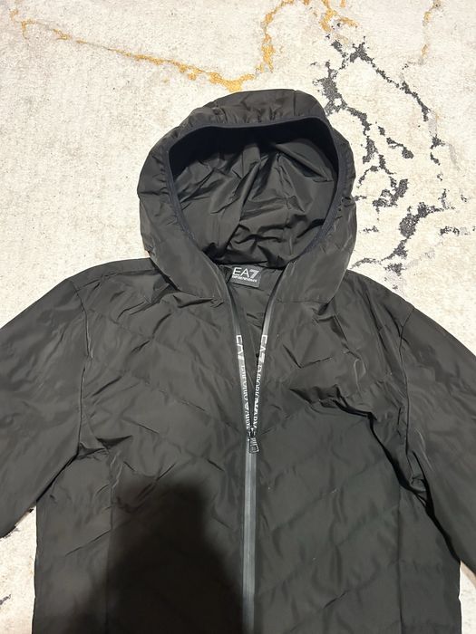 Vand geaca EA7 neagra