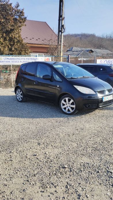 Vând Mitsubishi colt 1.3 benzina
