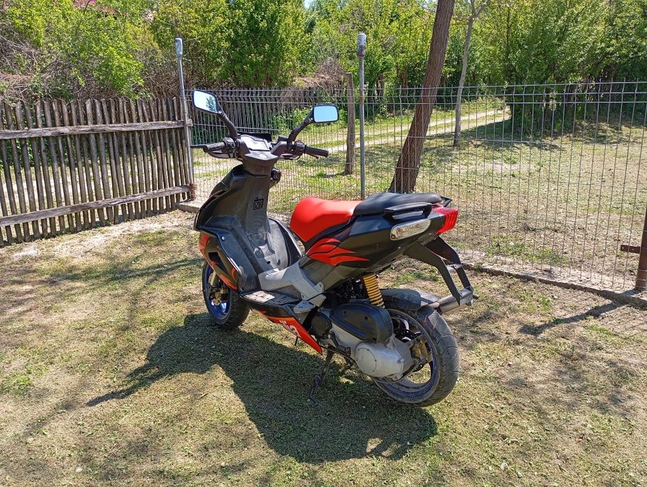 Vând Aprilia SR 80cm