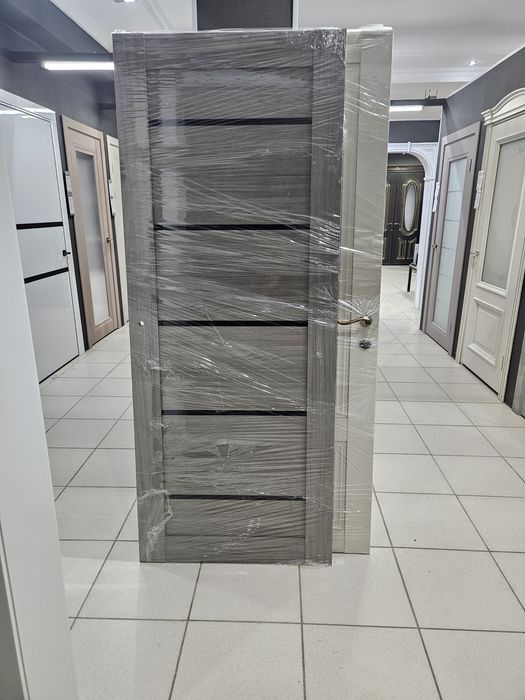 Межкомнатные двери с витрины,