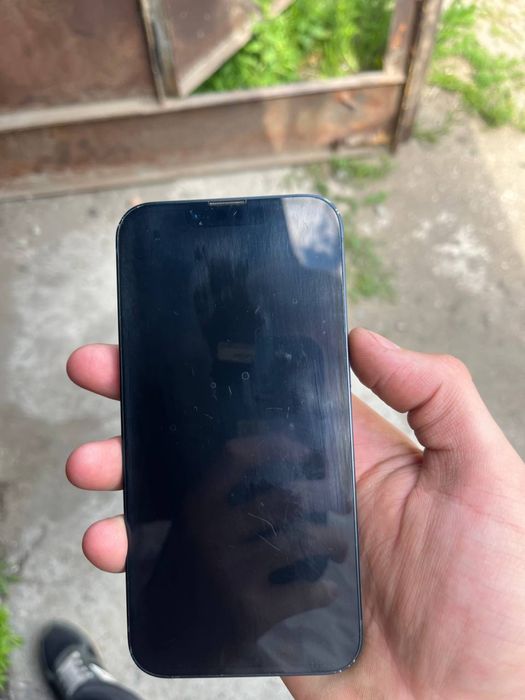 Продам 13 айфон