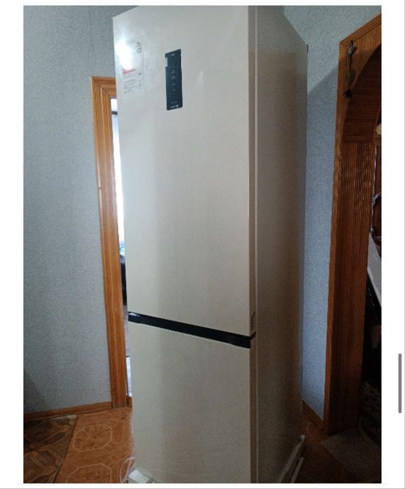 Продается холодильник LG