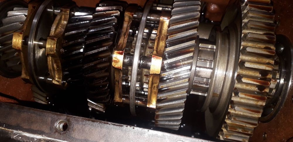 Продам КПП ЗИЛ 130' 131'