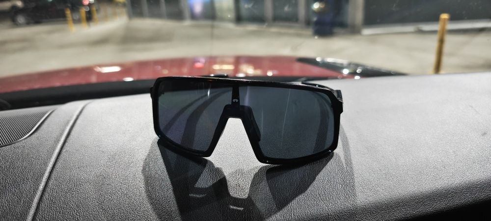OAKLEY слънчеви очила
