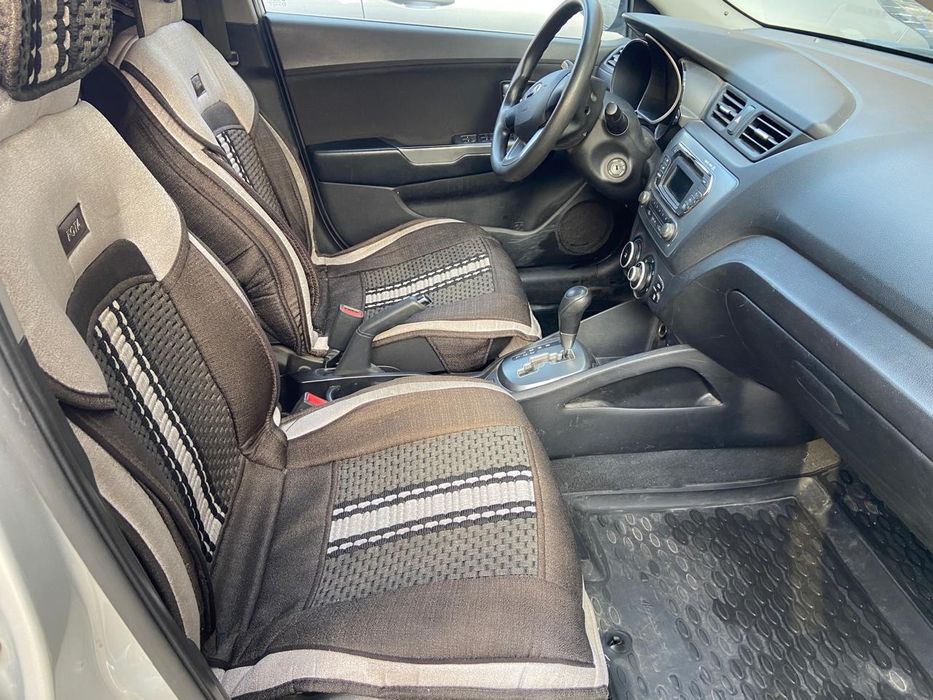 Продам автомобиль Kia Rio