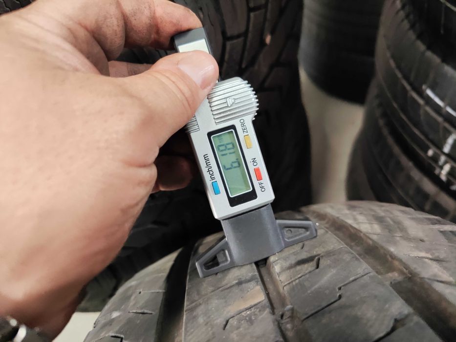 2бр.летни гуми 215/60/17C Continental