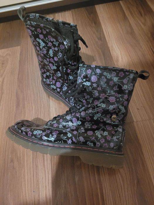 Ghetuțe fetite primigi nr 33