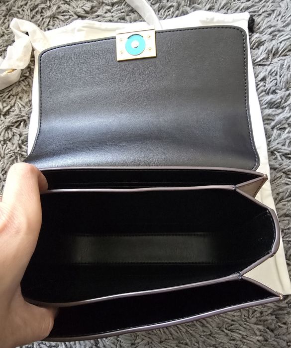 Нова чанта Karl Lagergeld