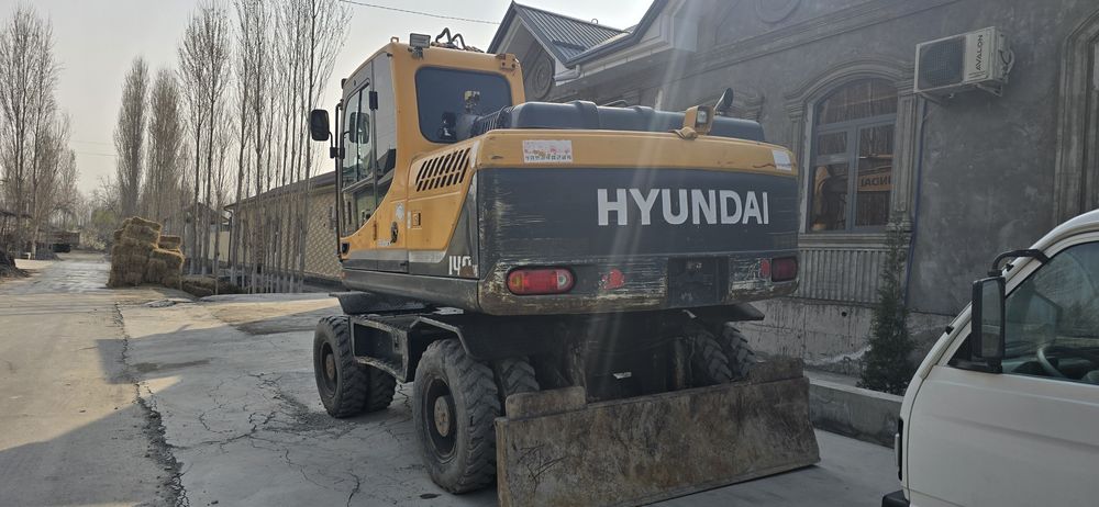 Ekskavator hyundai sotiladi narxi 55000$kelishamiz kami bor