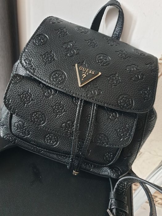 Rucsac Guess     .