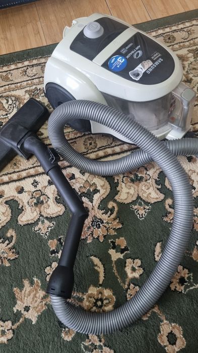 Продам пылесос б/у