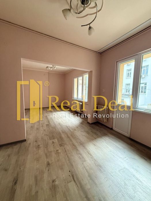 Дава се под наем Офис в София, Център - 80 кв.м за 550 € - Снимка #2