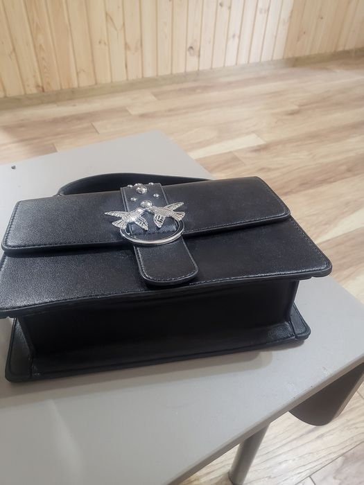 Дамска черна чанта !