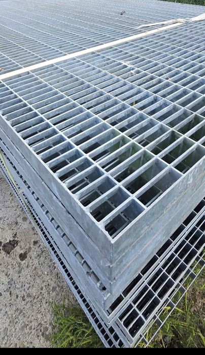 Gratare zincate la diferite dimensiuni debitam la dimensiunea dorită d