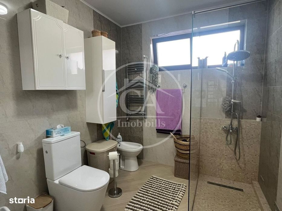 Casă P+subpantă cu 4 camere de vânzare în Cartierul Tineretului,Oradea