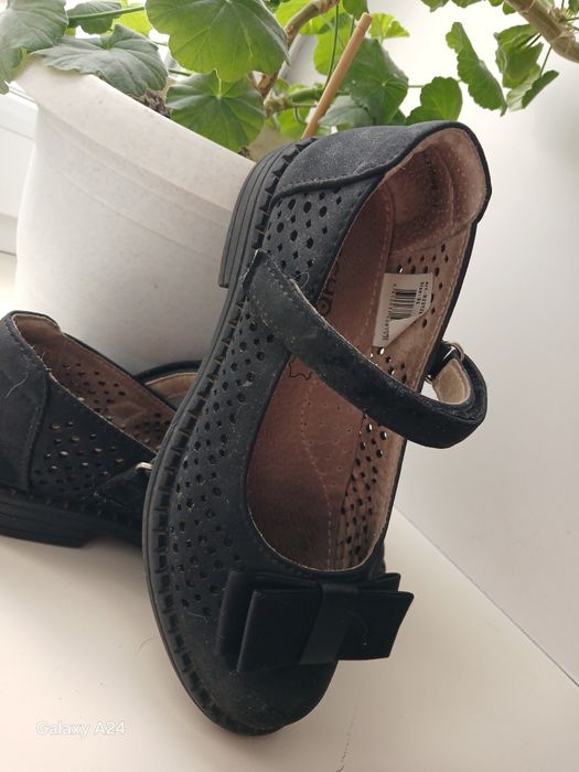 Продам туфли на девочку