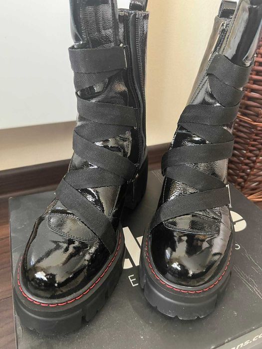 Лачени зимни боти от естествена кожа