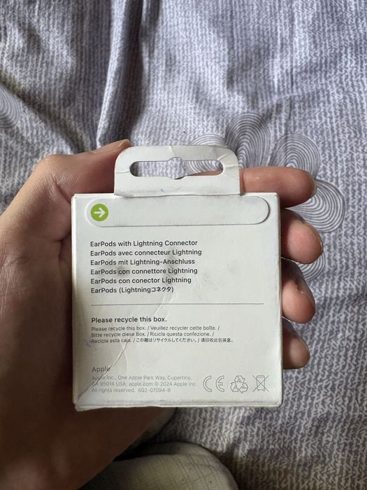Apple EarPods Lightning — оригинальные проводные наушники