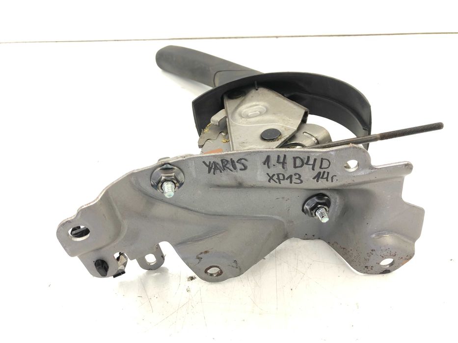 Лост ръчна спирачка от Toyota yaris xp13 2014г
