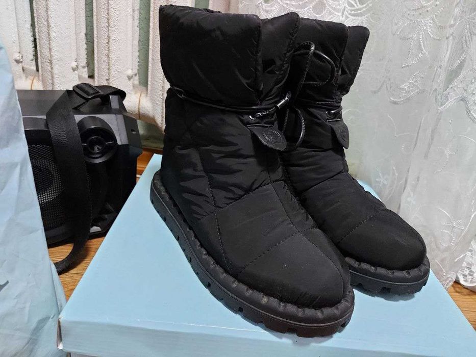 Новые женские ботинки