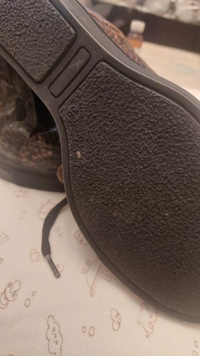 Женские кожанные полусапожки.