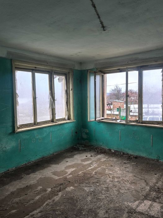 Масивна къща на 3 етажа