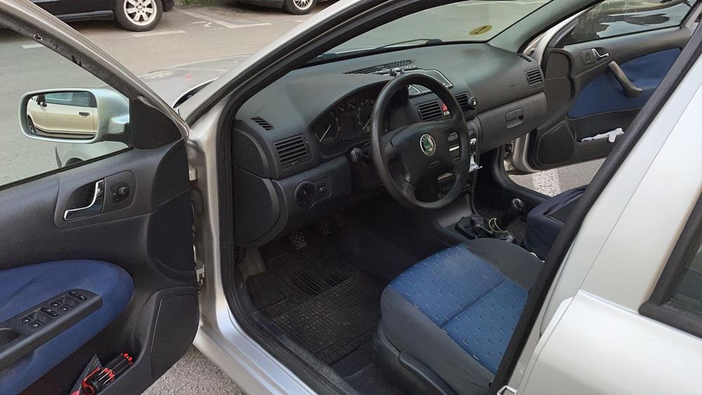 Skoda Octavia   2004,Motorizare  1,6 benzina, Cutie  Preț  2700 eur  negociabil,