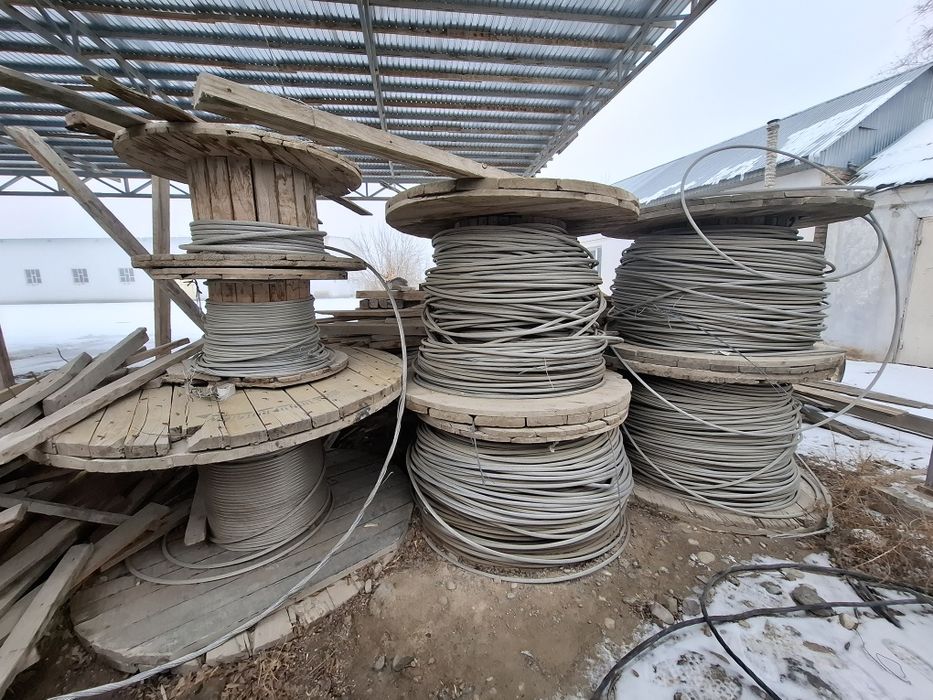 Провод АС-185, изолятор ПС и ПСД, предохранитель.