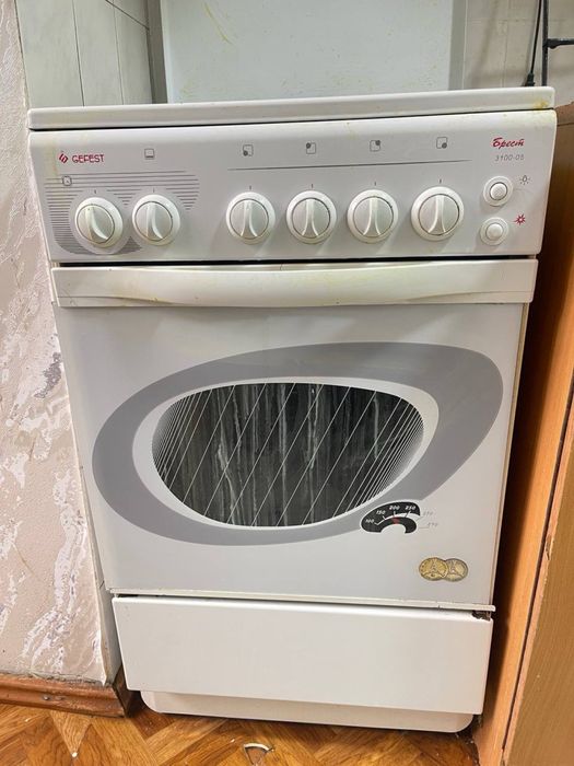 Продаю газ плиту