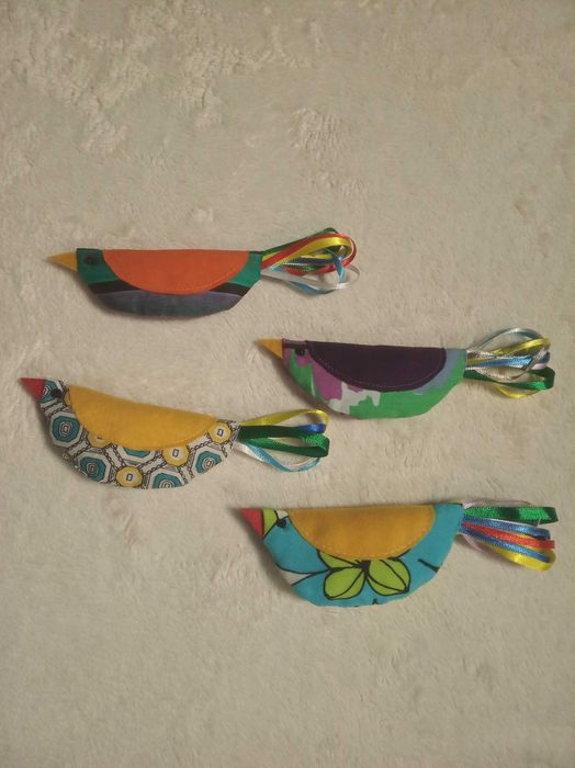 Весели цветни подаръчета