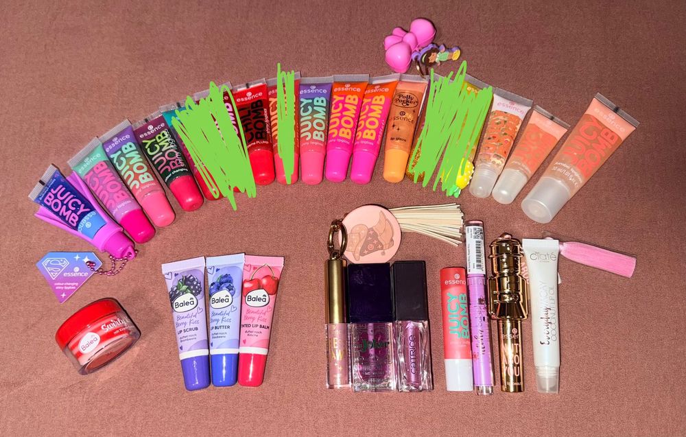 Juicy Bomb Essence гланцове