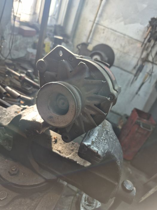 Продам генератор на Ауди и Фольксваген Б 3