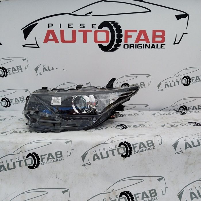 Far stanga Toyota Auris Facelift Lupa 81150-02K30 an 2015-2016-2017-20