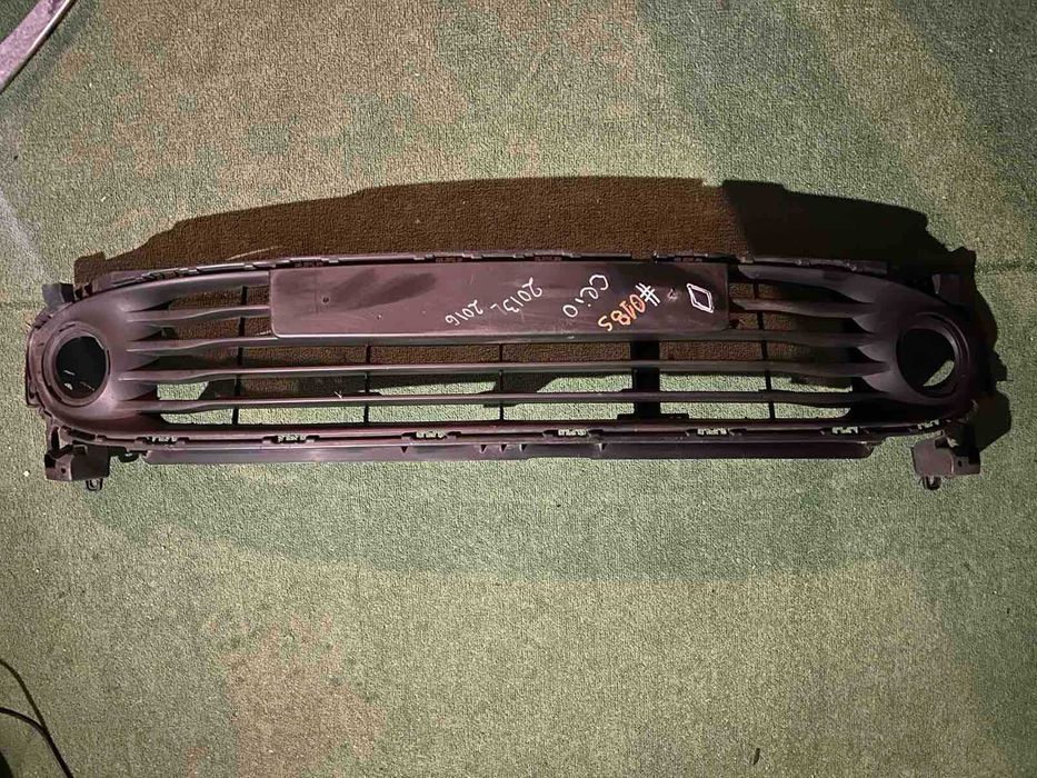 решетка в предна броня Renault Clio 2013-2016 г. #018S